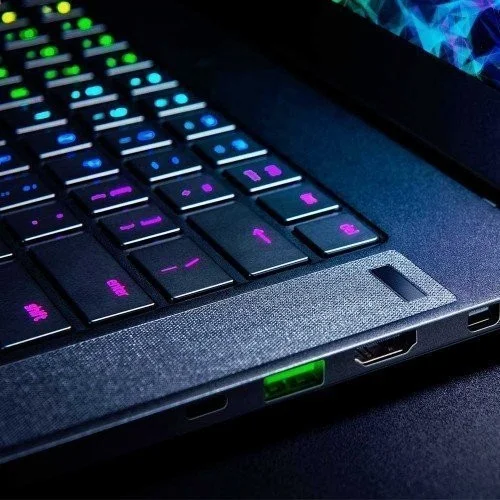 Razer Blade 15 (Advance) Core i7 9th Gen 15.6″ Full HD Gaming Laptop With RTX 2070 Max-Q 8GB Graphics